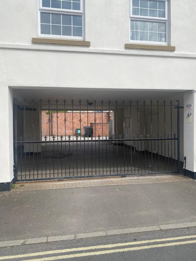 York Centre 2 Bedroom Renovated Flat, 8 Escrick Street Exterior photo